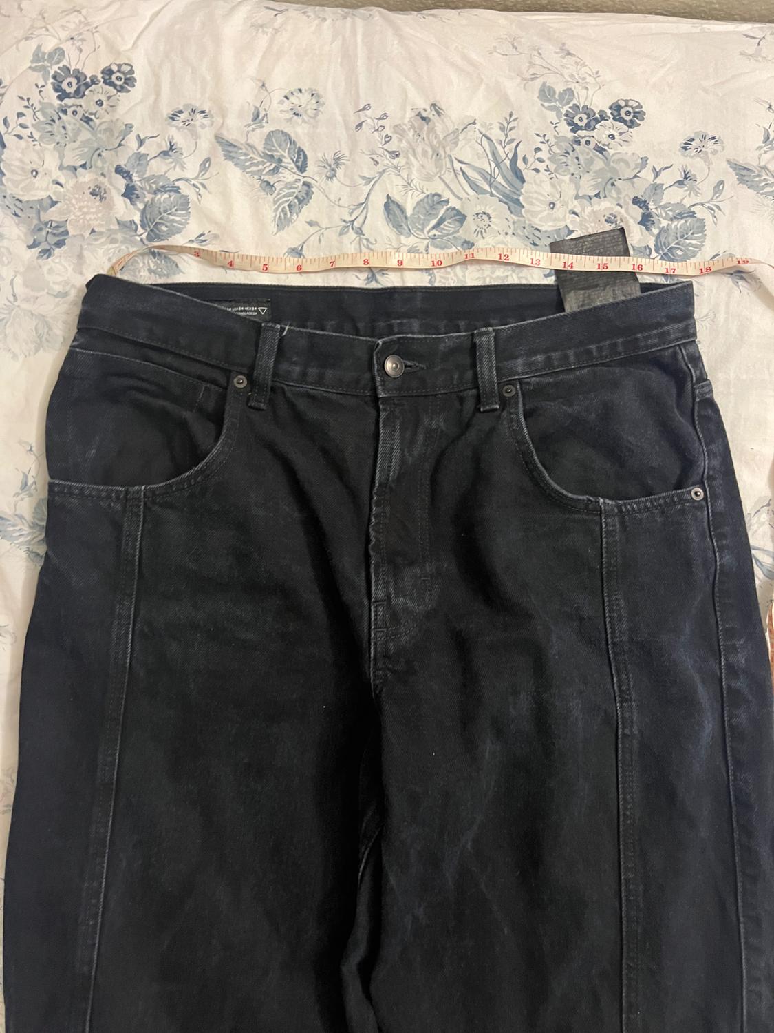 SEAM DETAIL RELAXED FIT JEANS - Image 3