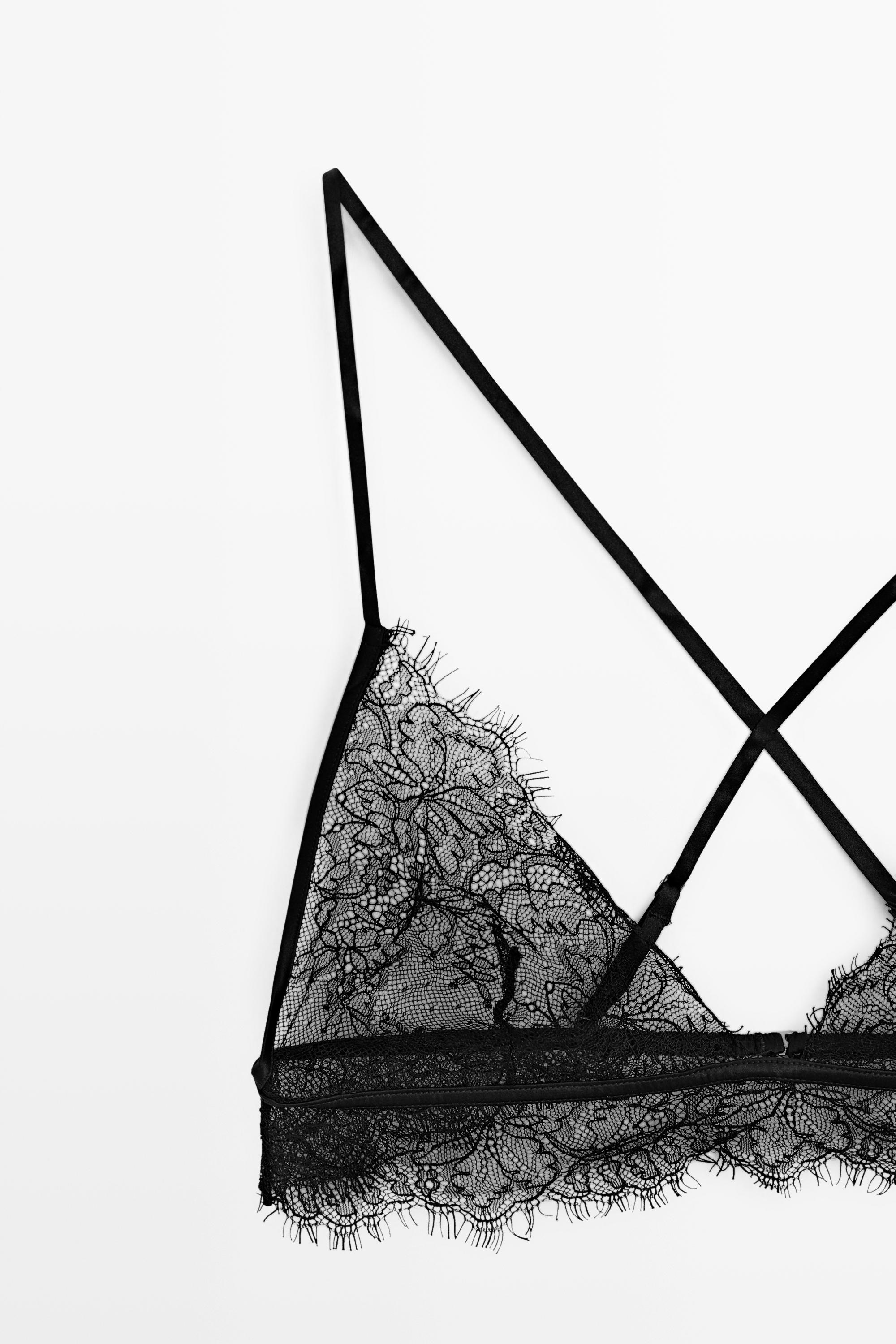 Lace bralette with scalloped hem