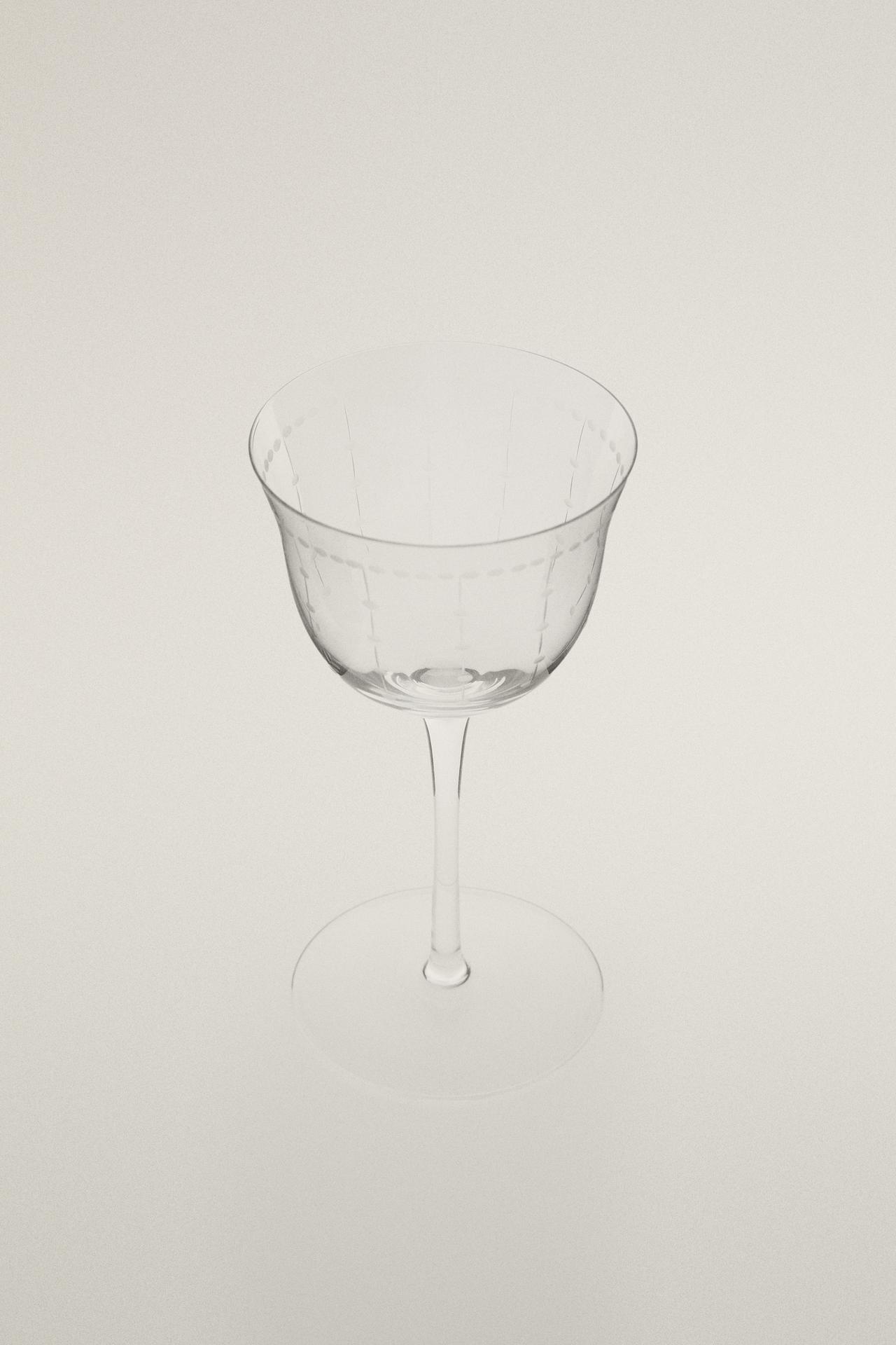 GEOMETRICALLY ENGRAVED GLASS COCKTAIL GLASS — Transparent