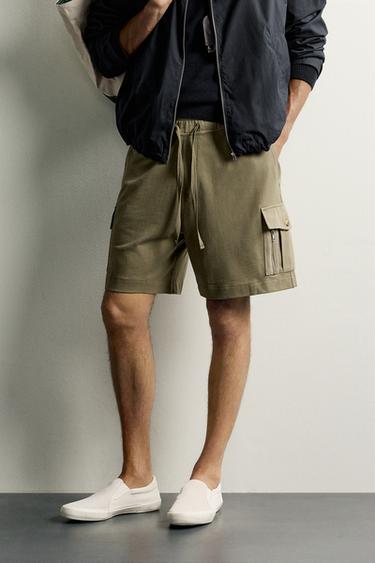 REGULAR FIT CARGO BERMUDA SHORTS - Khaki by Zara