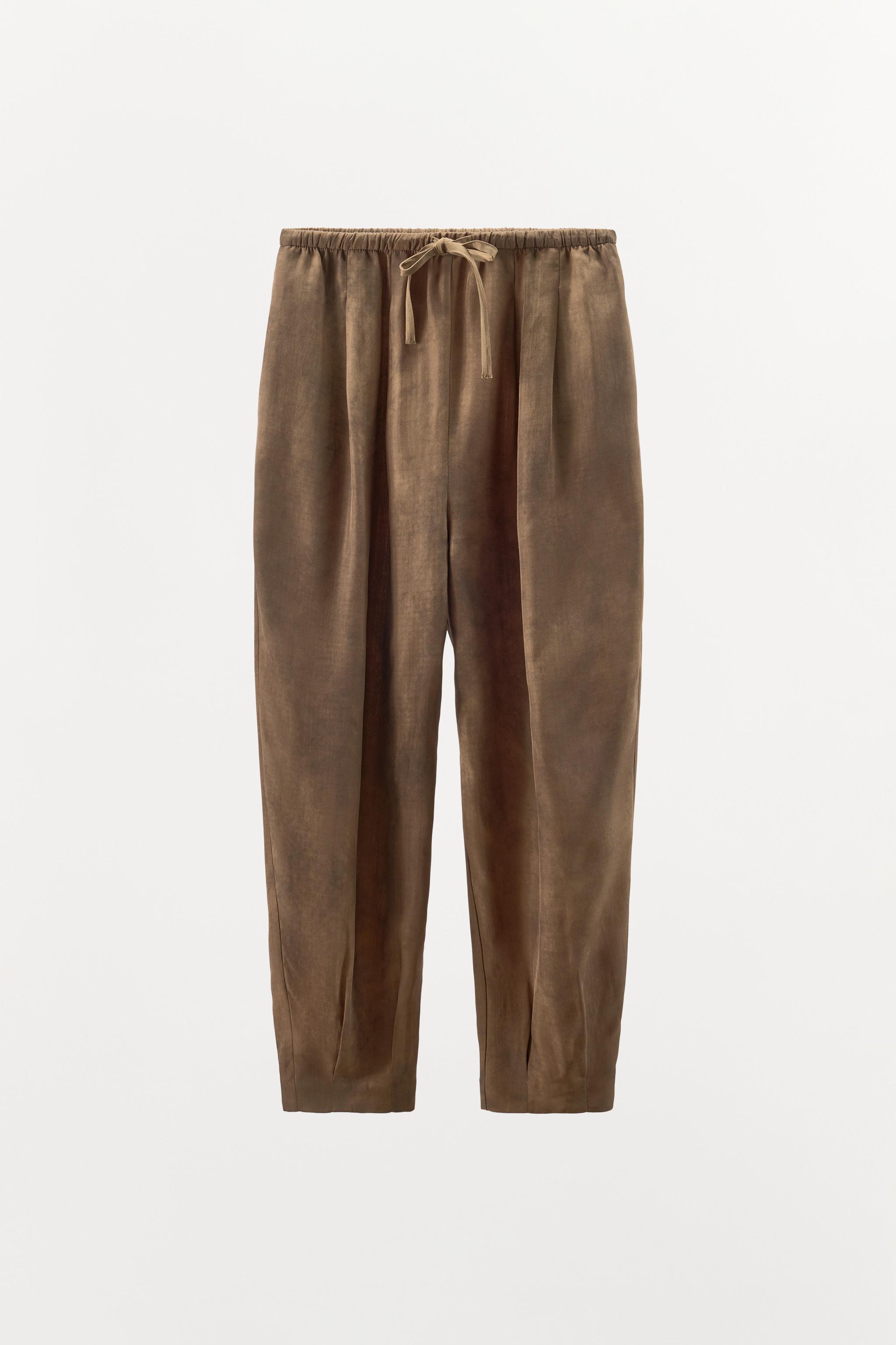 VOLUME PRINTED PANTS