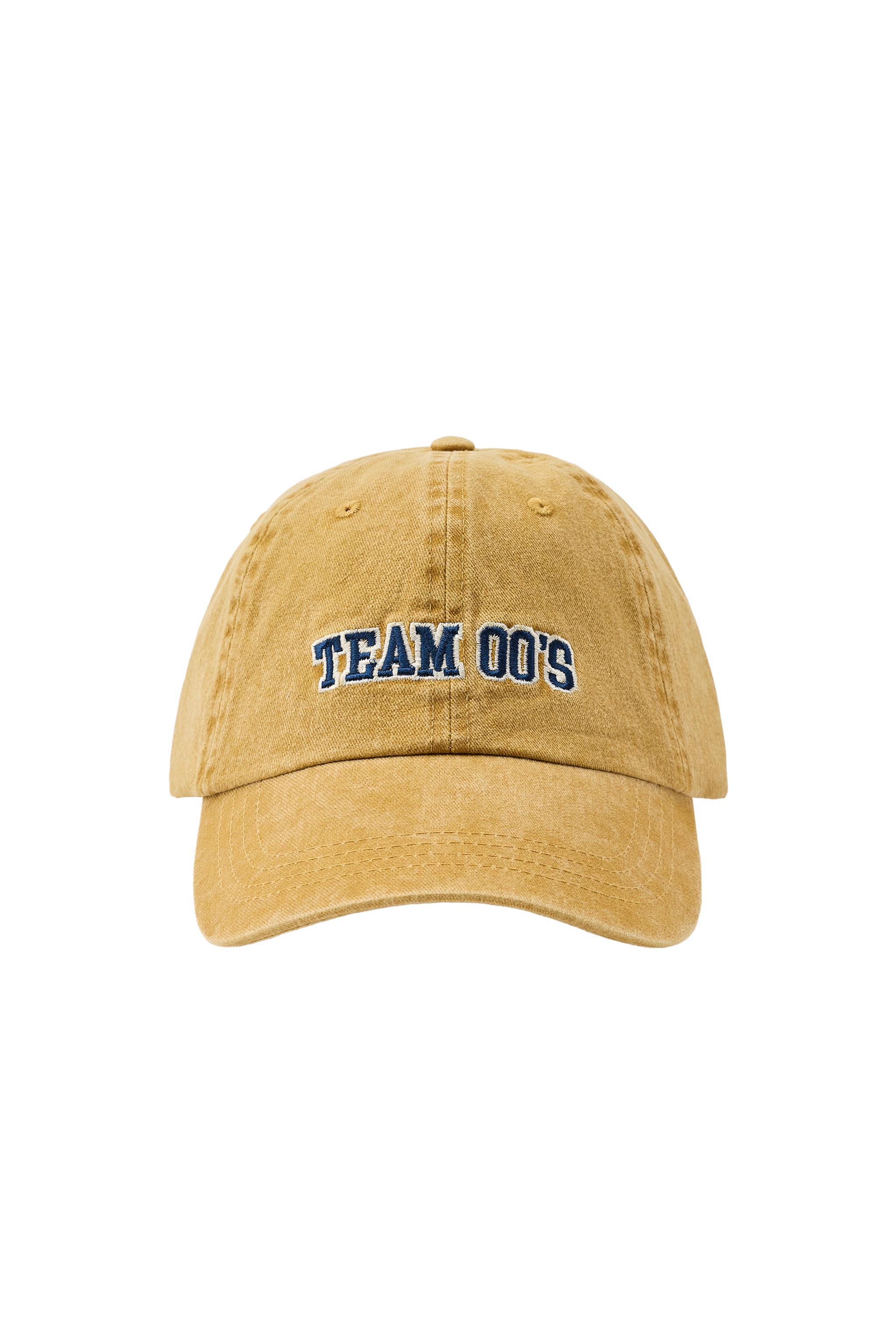 GORRA SARGA BORDADO CONTRASTE