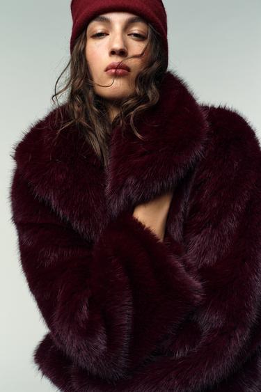 VESTE EFFET FOURRURE AVEC BRANDENBOURGS - Bordeaux de Zara - Image 4