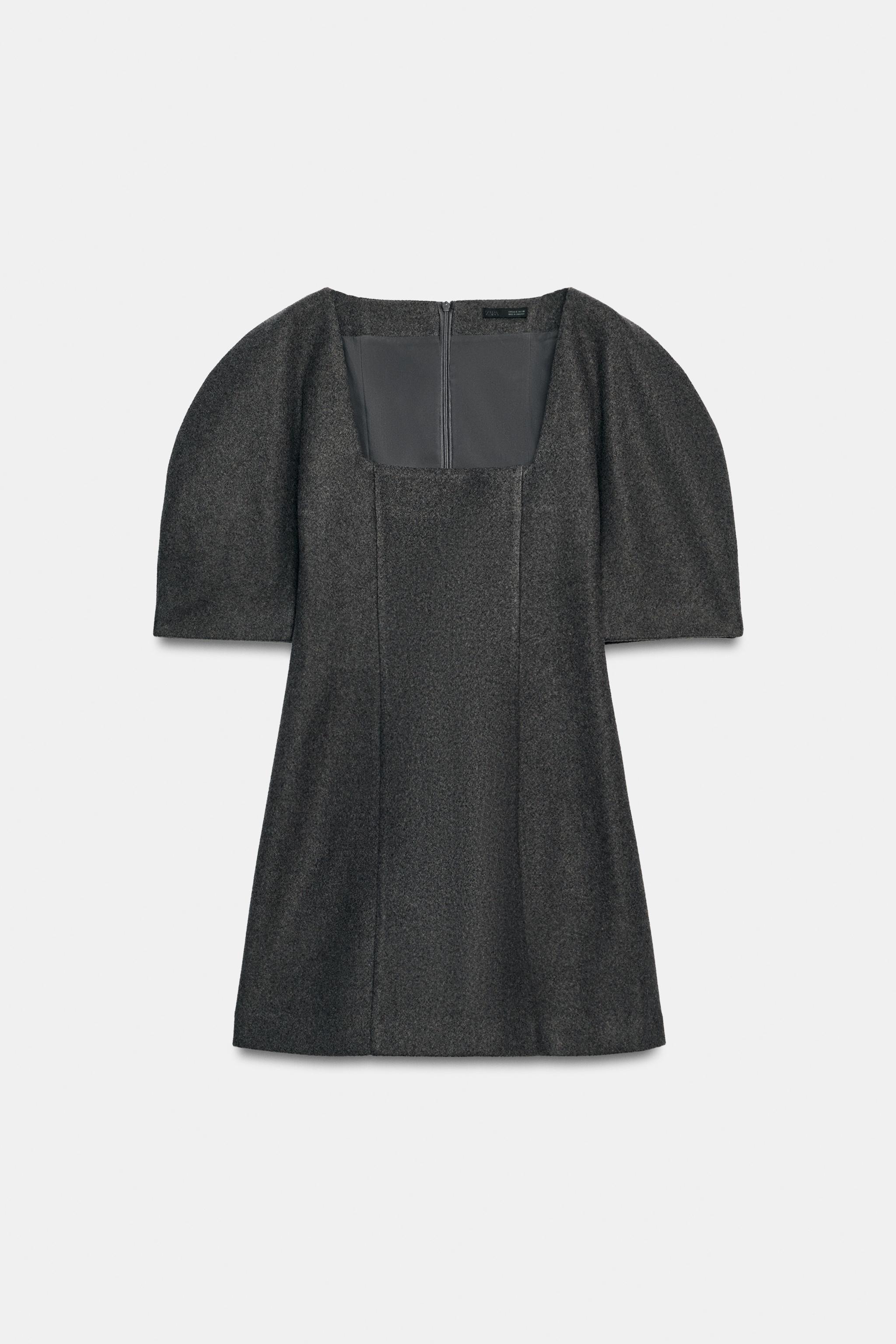 ROBE COURTE AVEC MANCHES BOUFFANTES
