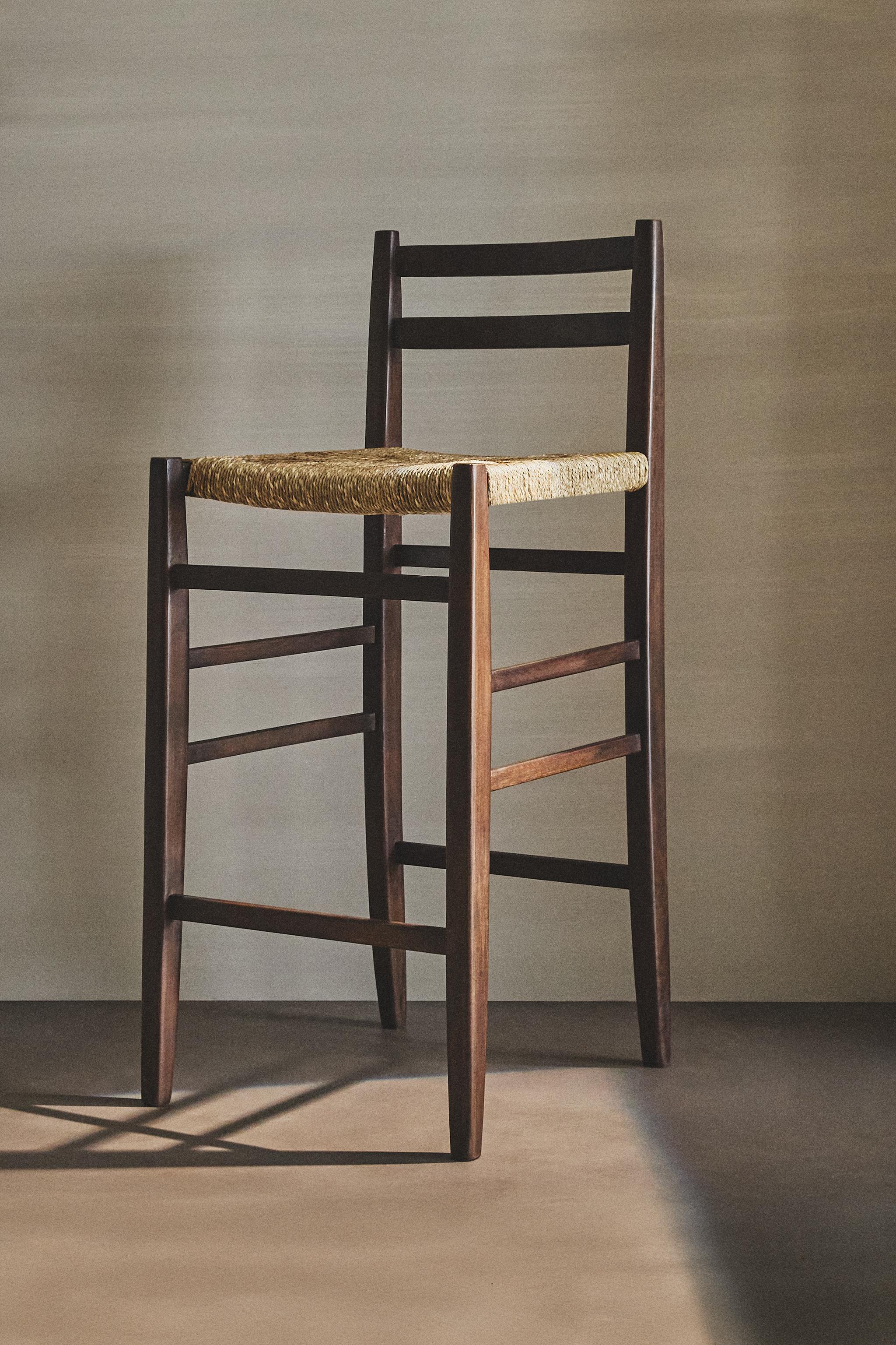 TABOURET EN BOIS TRESSÉ