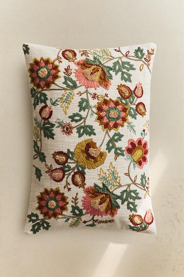 HOUSSE DE COUSSIN BRODERIE - Écru de Zara - Image 5