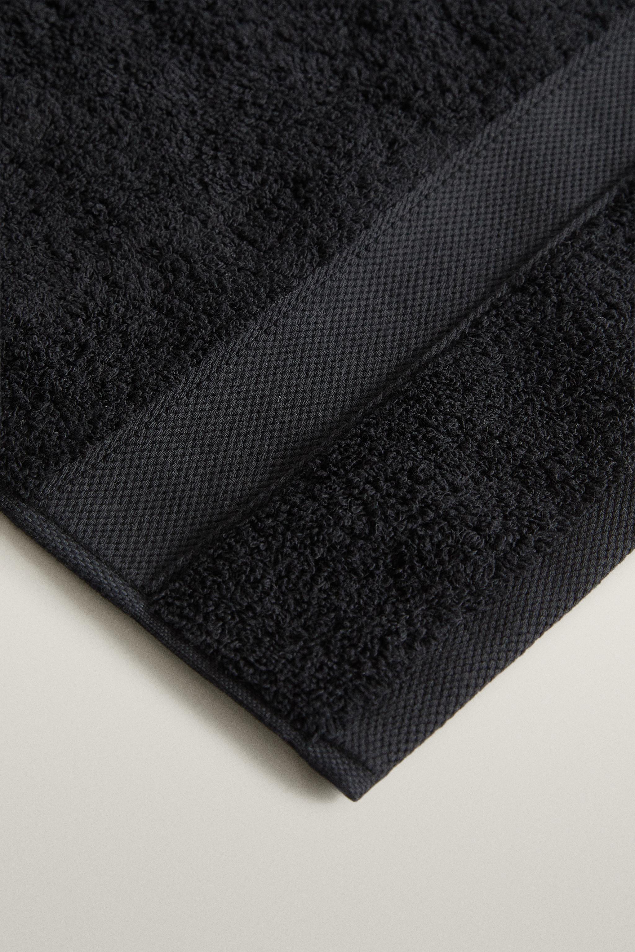 PREMIUM COTTON BATH TOWEL (600 GSM)