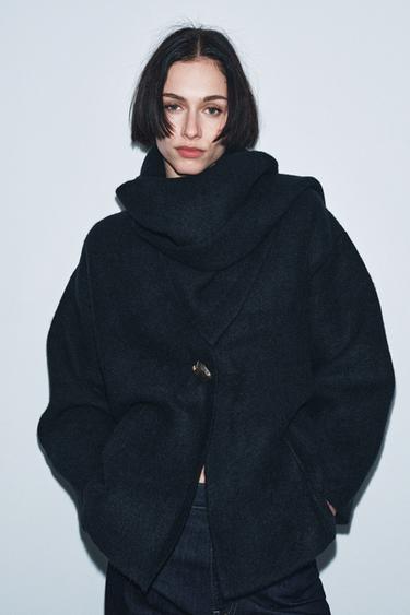 معطف قصير بوشاح محاك - بحري الخاص بـ Zara