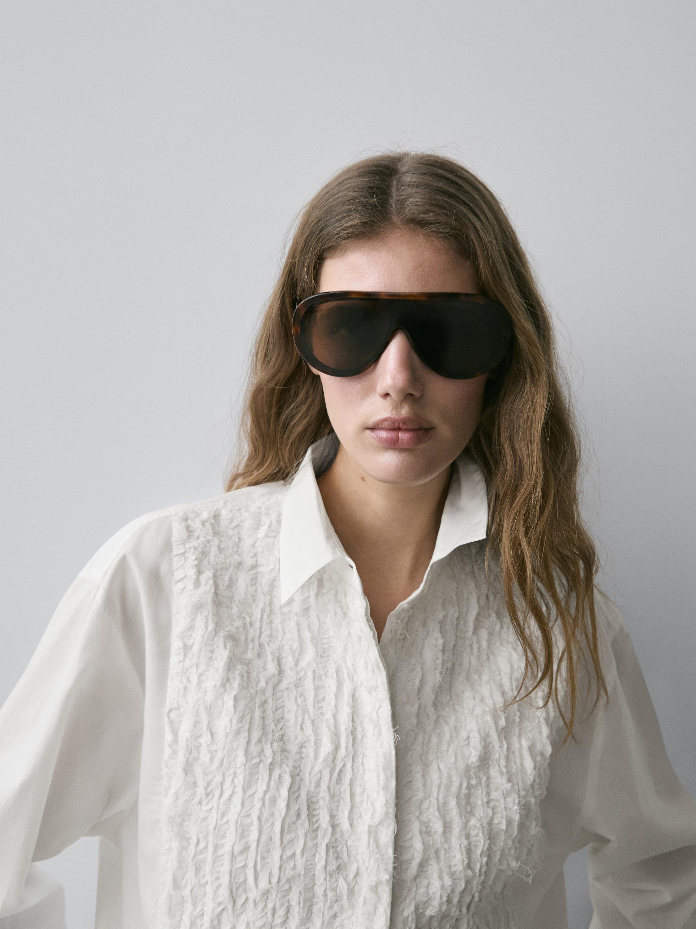 Chemise plastron avec broderies