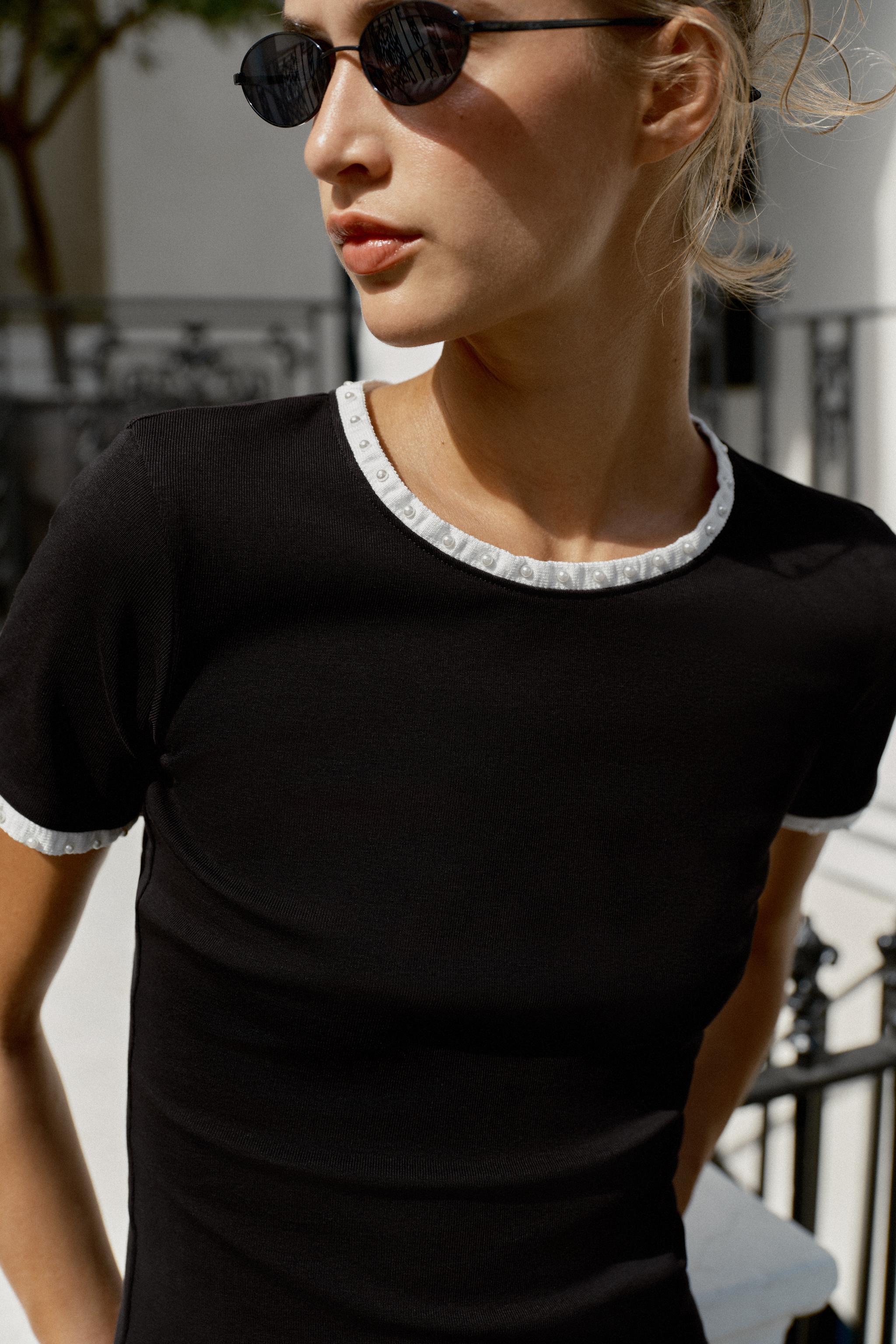 Женские футболки Zara CONTRAST PEARL T-SHIRT — фото 4