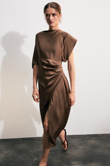 Zara SATIN EFFECT CAPE MIDI DRESS - Caramel