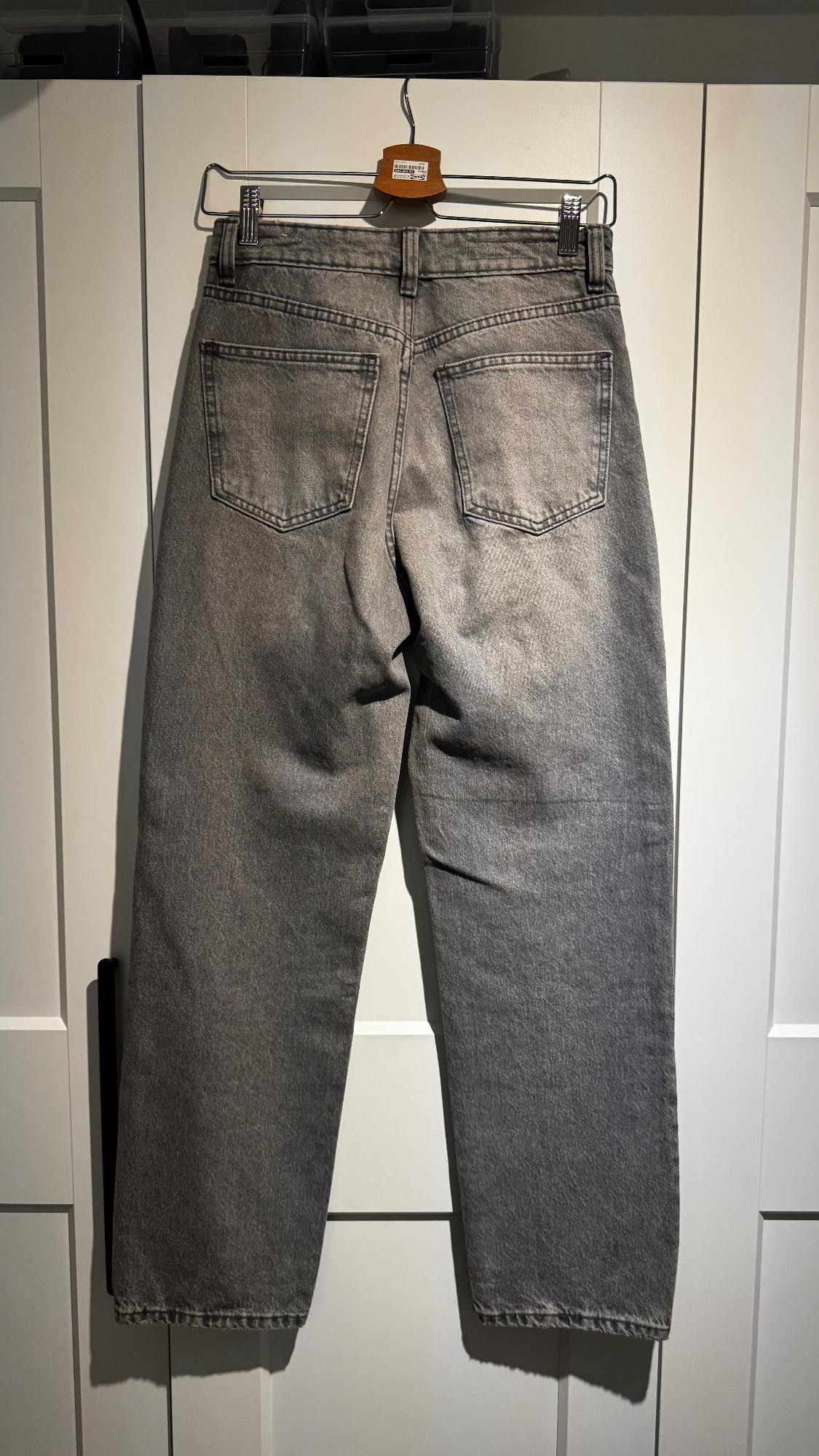 TRF MOM FIT HIGH-WAIST JEANS - Image 2
