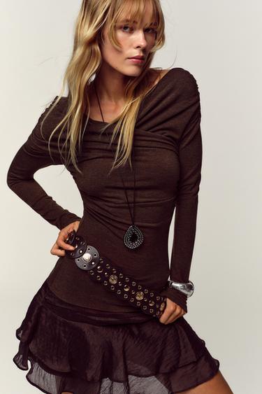 TOP DRAPEJAT ESCOT ENCREUAT - marró vigoré de Zara