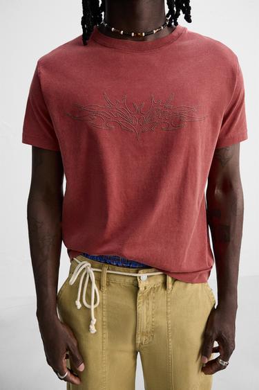 T-SHIRT DÉLAVÉ RELIEF - Rouge de Zara - Image 4