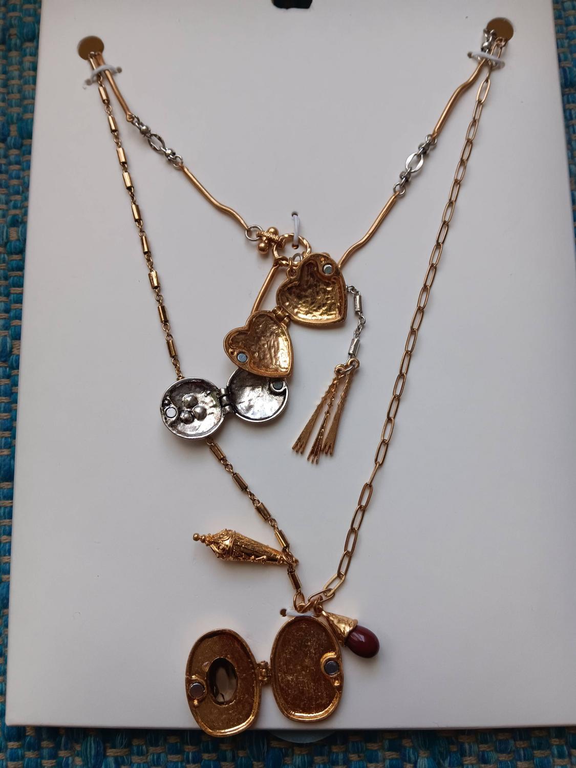 PACK OF 2 NECKLACES WITH BOX CHARMS - Image 2