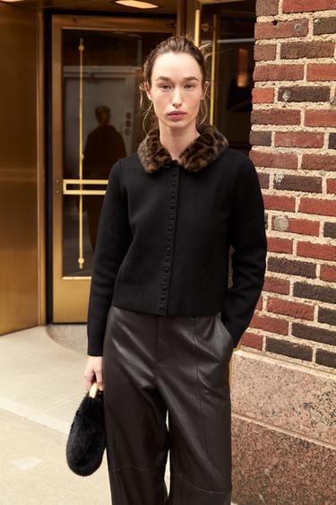 GILET EN MAILLE À COL EFFET FOURRURE - Noir de Zara