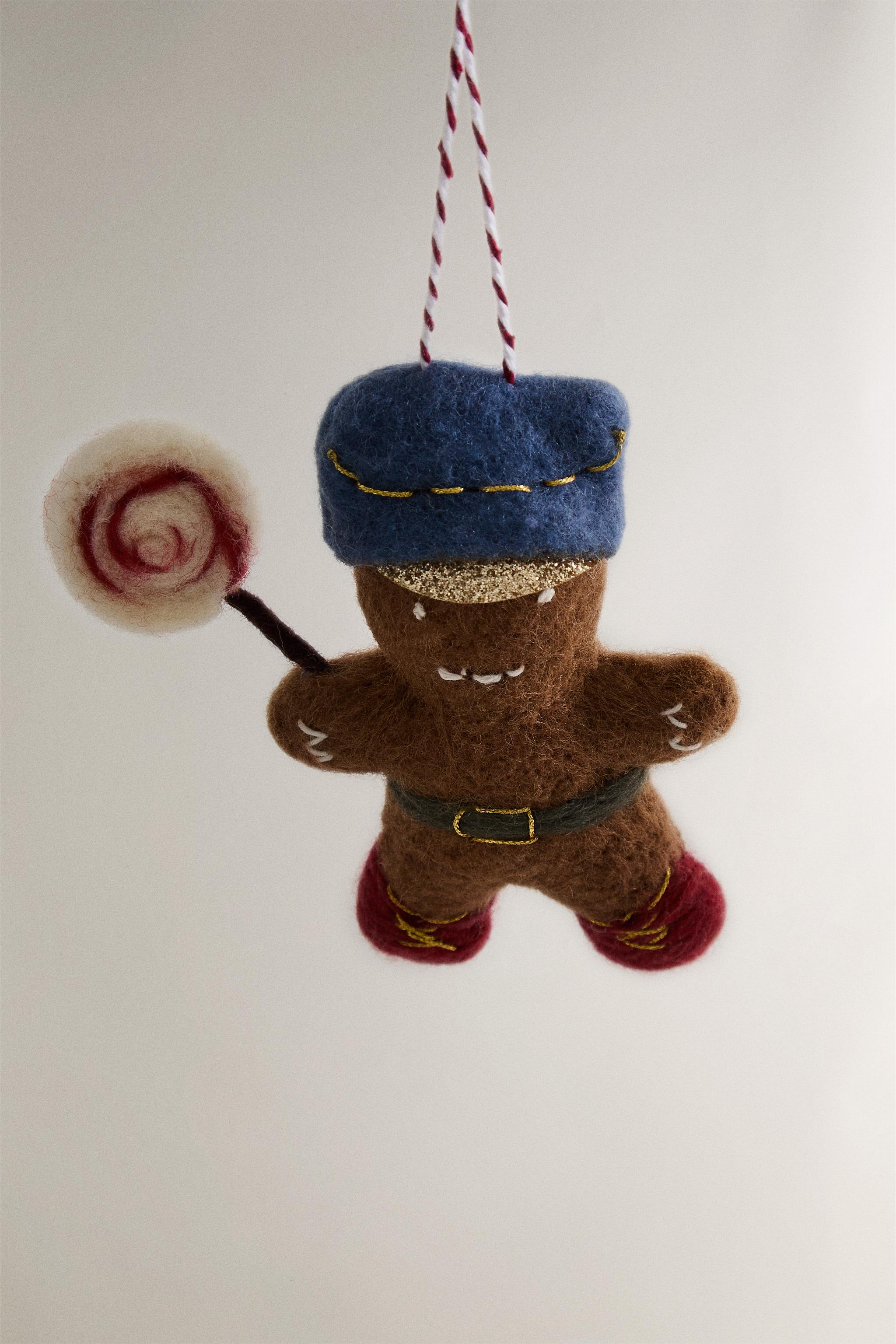 WOOL GINGERBREAD COOKIE CHRISTMAS TREE ORNAMENT