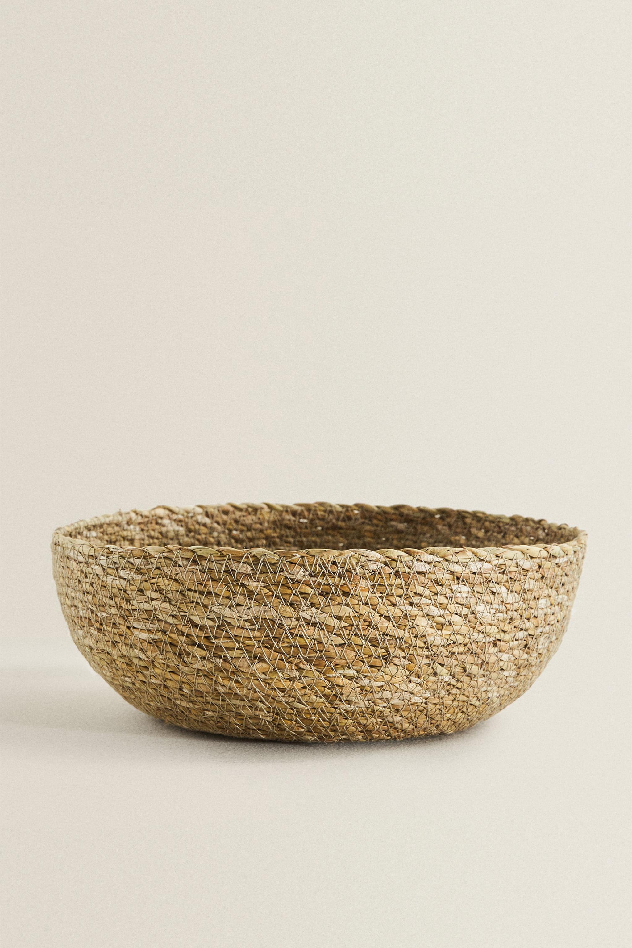 ROUND WOVEN BASKET