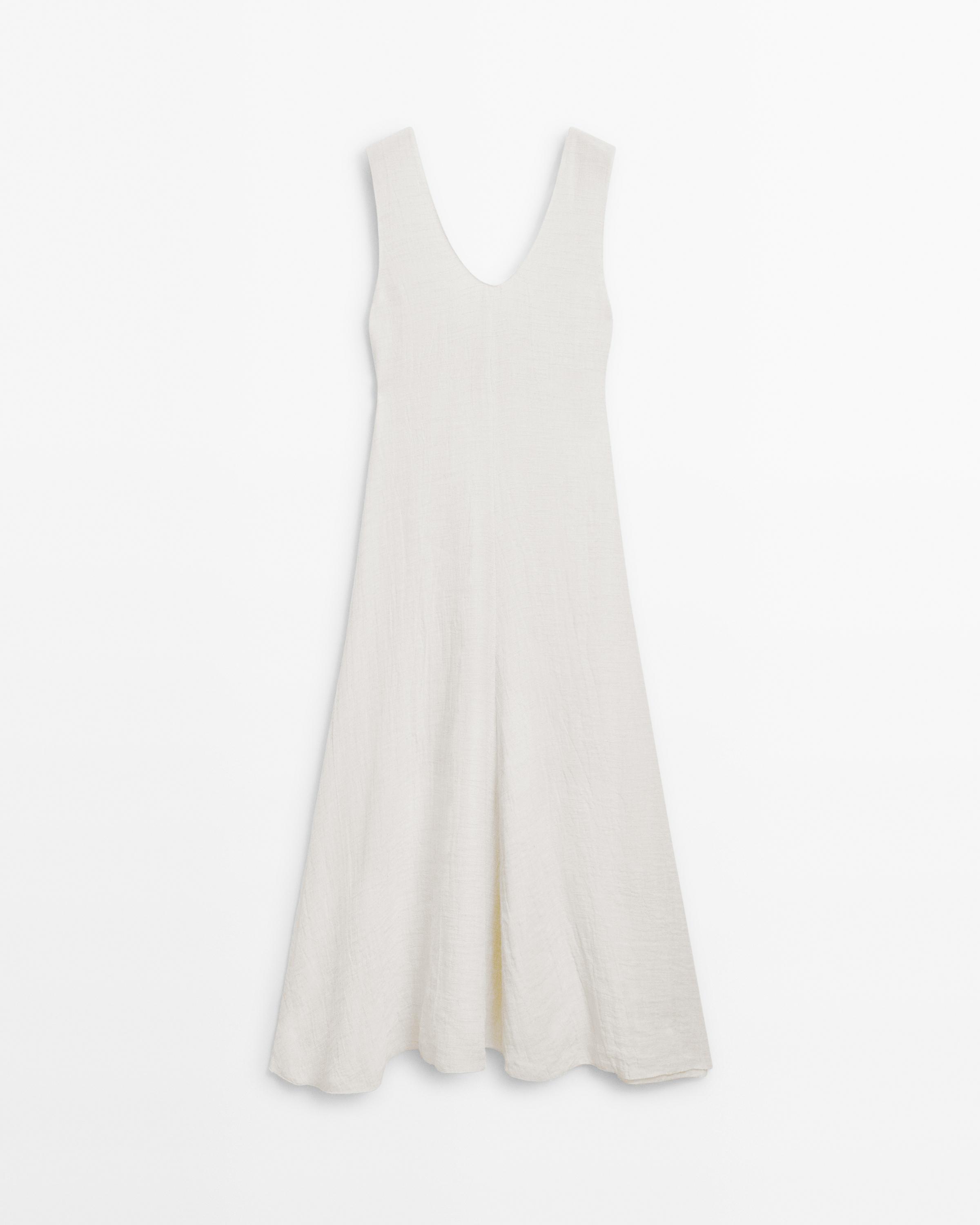 Long textured dress with V-neckline - Limited Edition - White 