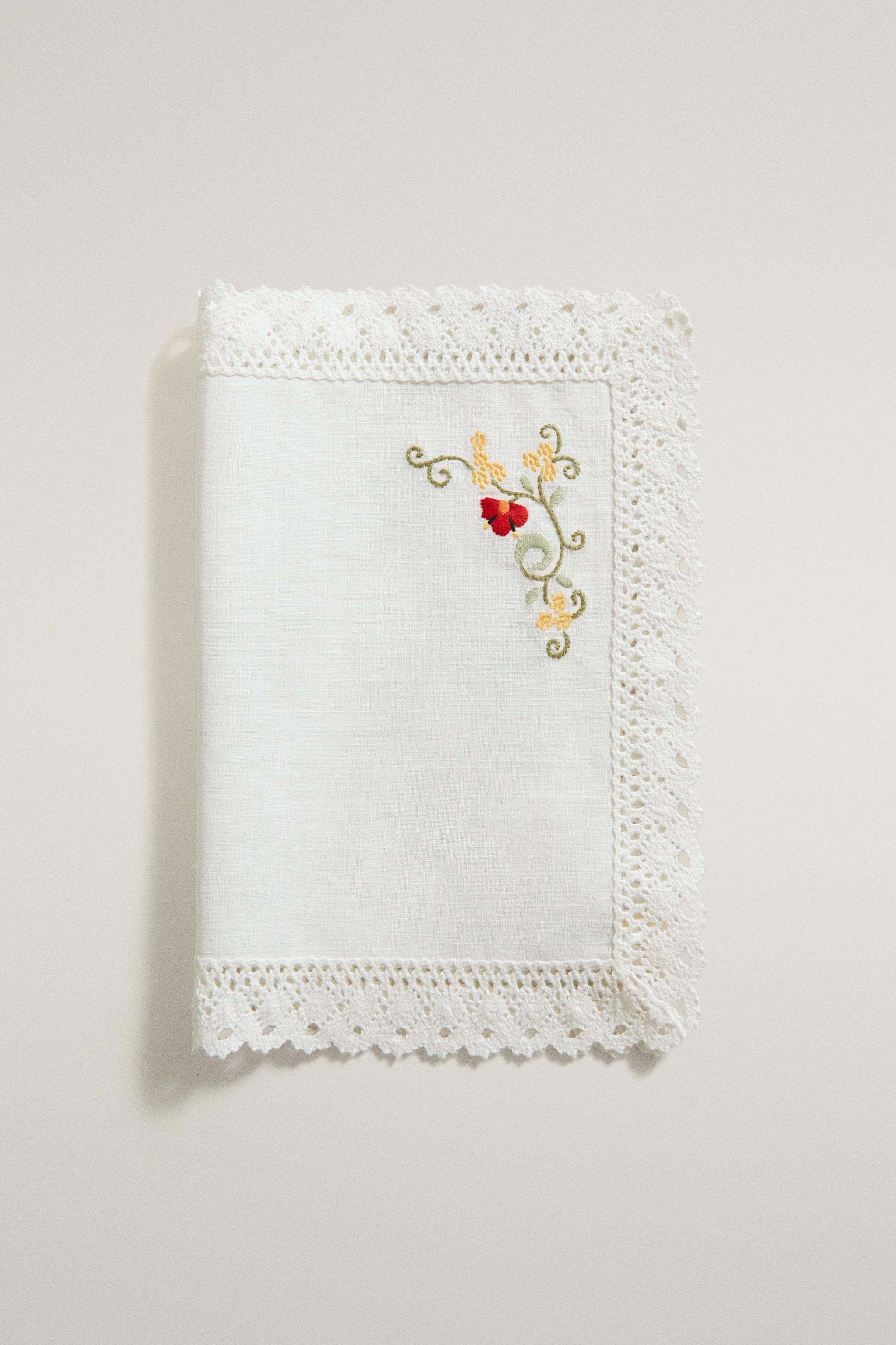 COTTON FLORAL PLACEMAT