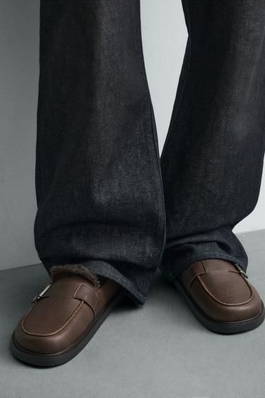 BUCKLED LEATHER CLOGS - Chocolate by Zara