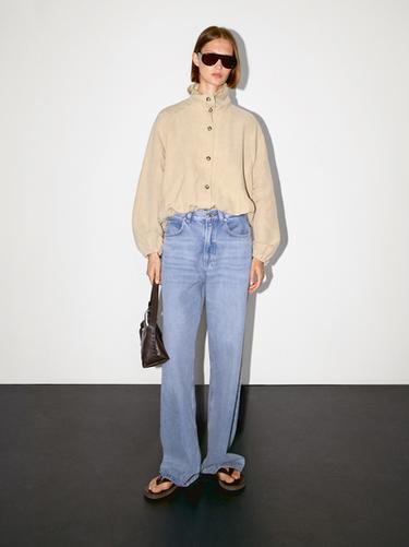 Chaqueta bomber cuello alto con lino - Arena claro de Zara