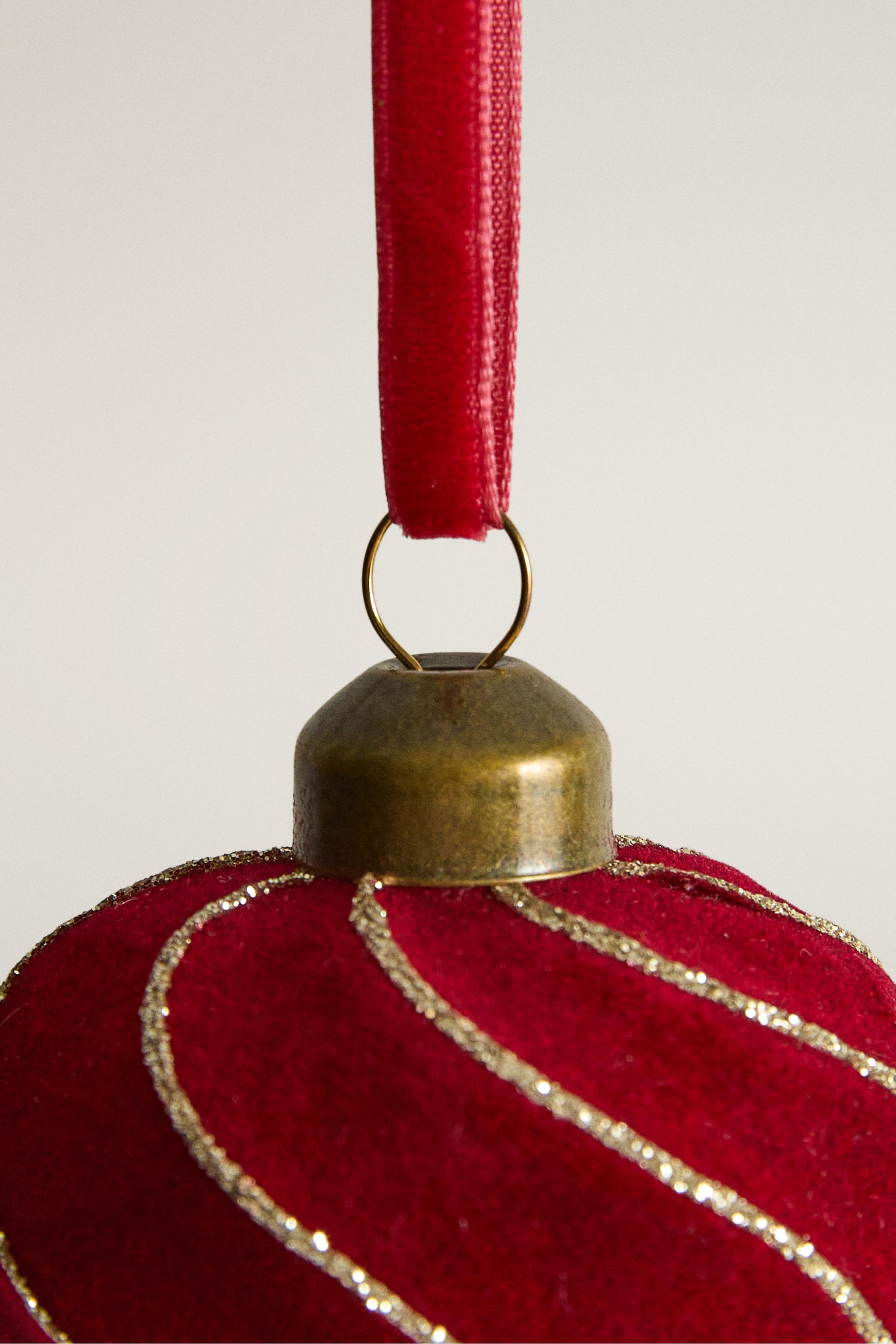 VELVET SPIRAL CHRISTMAS TREE DECORATION