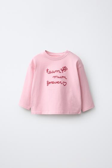 EMBROIDERED TEXT T-SHIRT — Pink 1