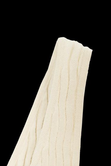 TOP PUNTO ESTRUCTURA - Crema de Zara