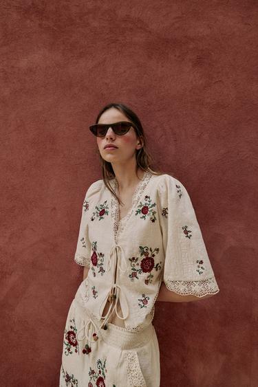 Zara EMBROIDERED FLORAL TOP - Ecru