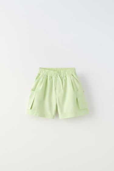 برمودا CARGO من البوبلين - أخضر تفاحي الخاص بـ Zara