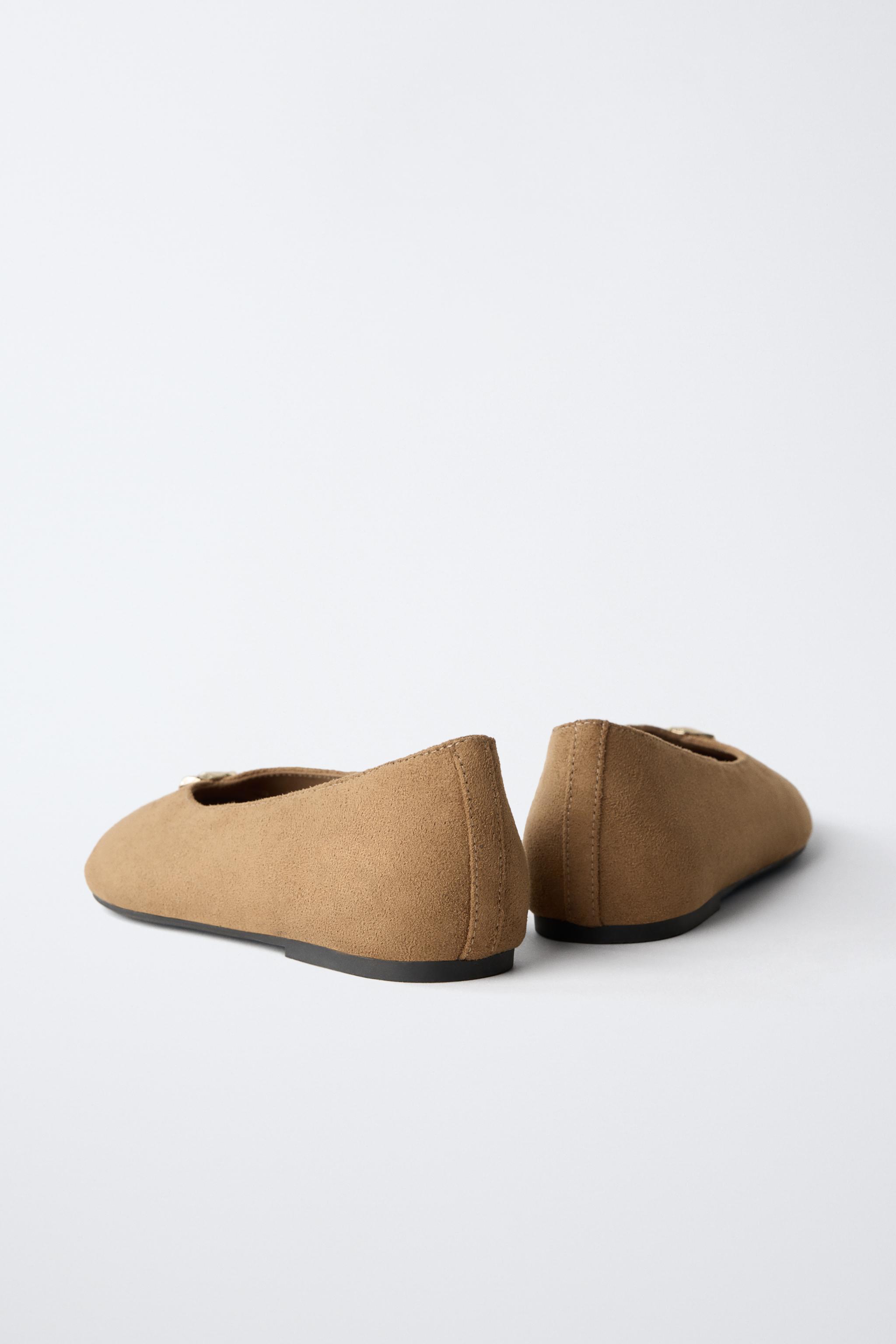 BALLET FLATS WITH APPLIQUÉ
