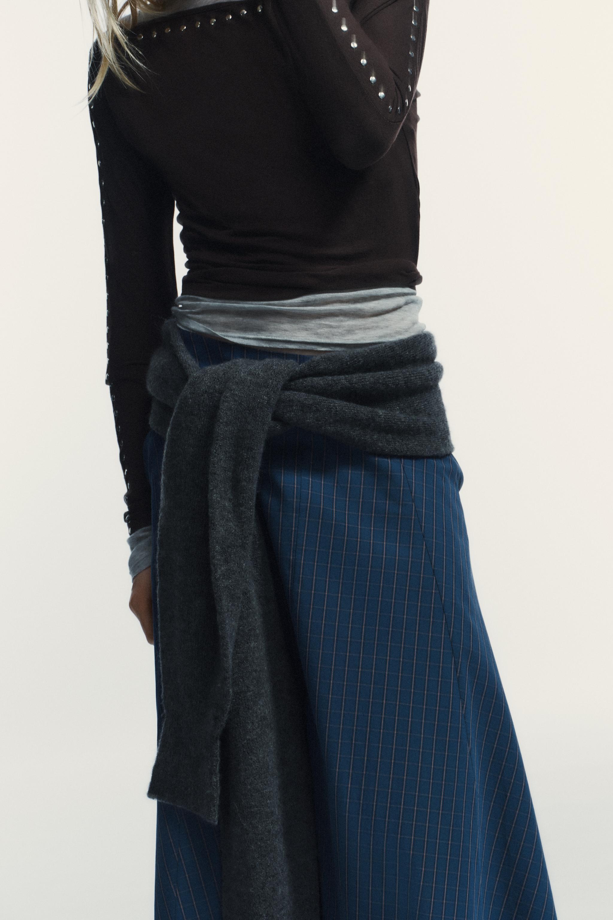 ÉCHARPE EFFET MANCHES