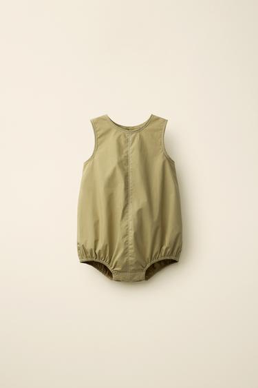 MAMELUCO CON COSTURA DE CONTRASTE CREADO POR CARAMEL LONDON X ZARA