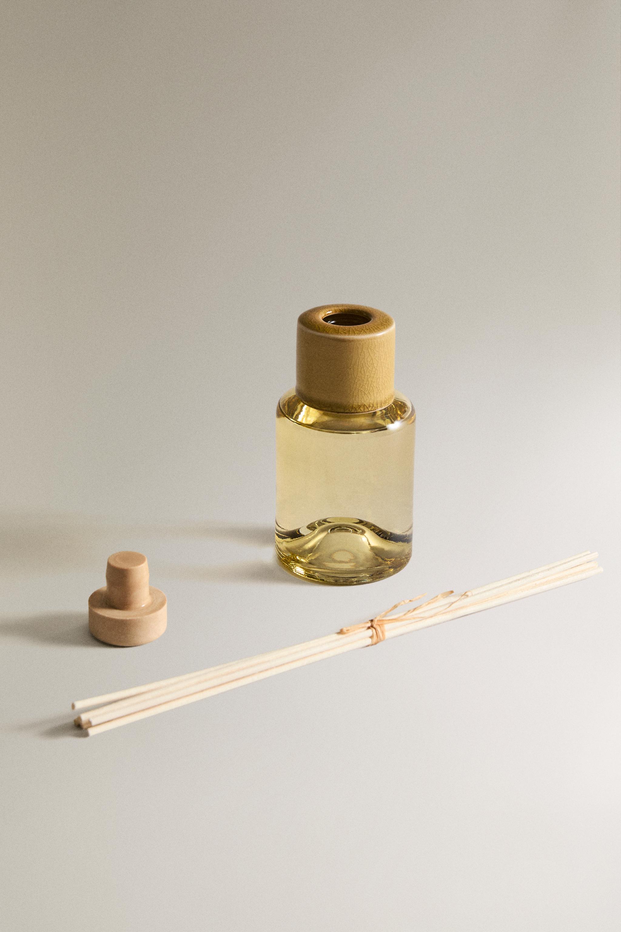 (190 ML) FLORAL BEYOND SCENTED REED DIFFUSERS — Light red