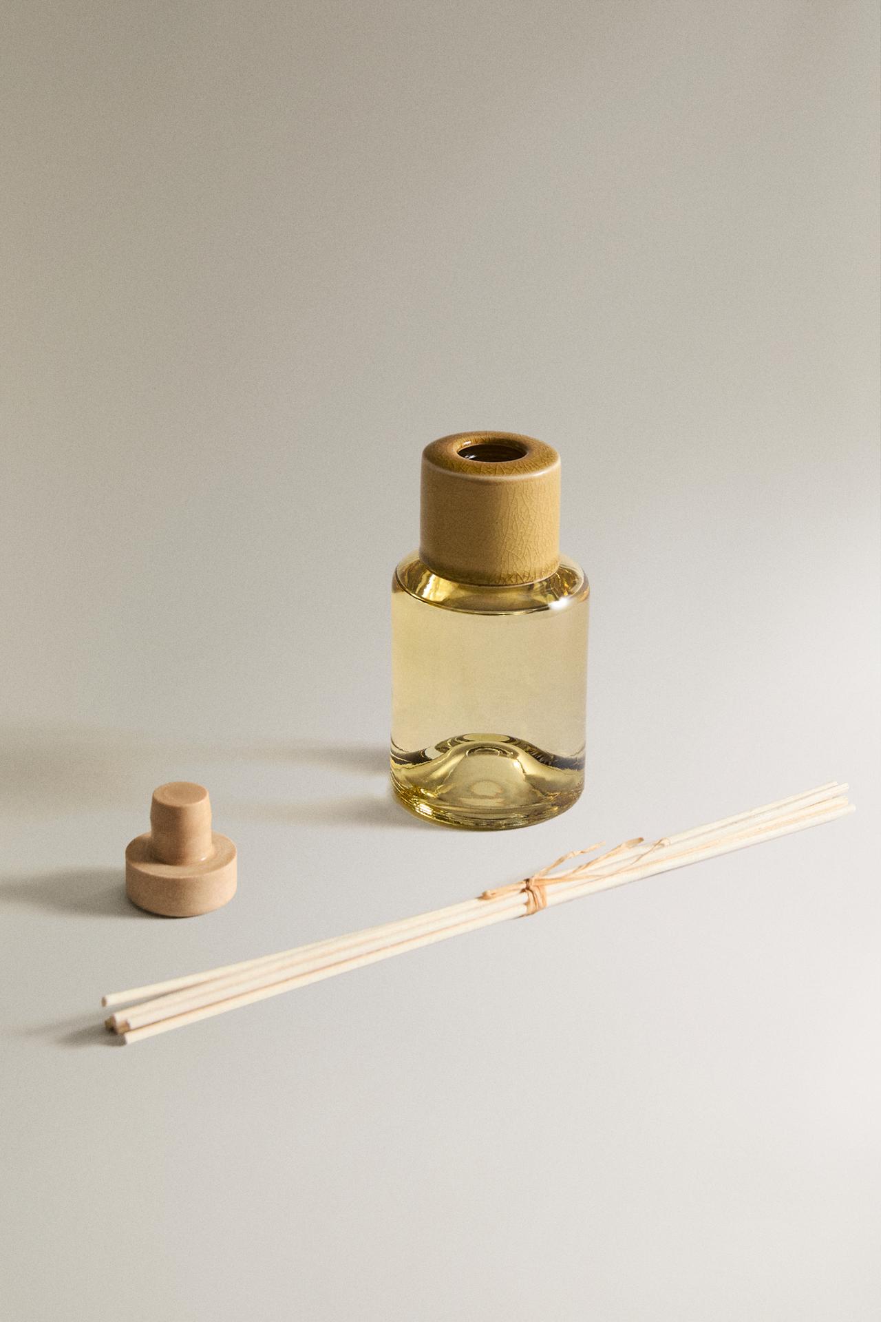 (190 ML) FLORAL BEYOND SCENTED REED DIFFUSERS — Light red