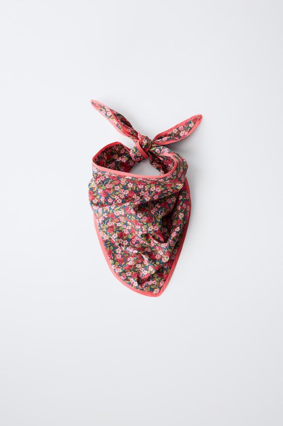 BANDANA ESTAMPADO FLORES MADE WITH LIBERTY FABRIC - Rosado de Zara - Imagen 0