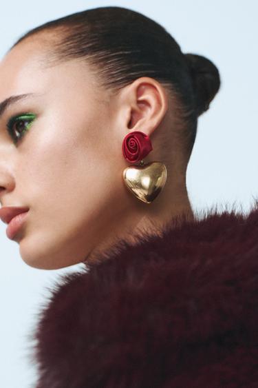 BOUCLES D'OREILLES ROSE CŒUR - Doré de Zara - Image 1