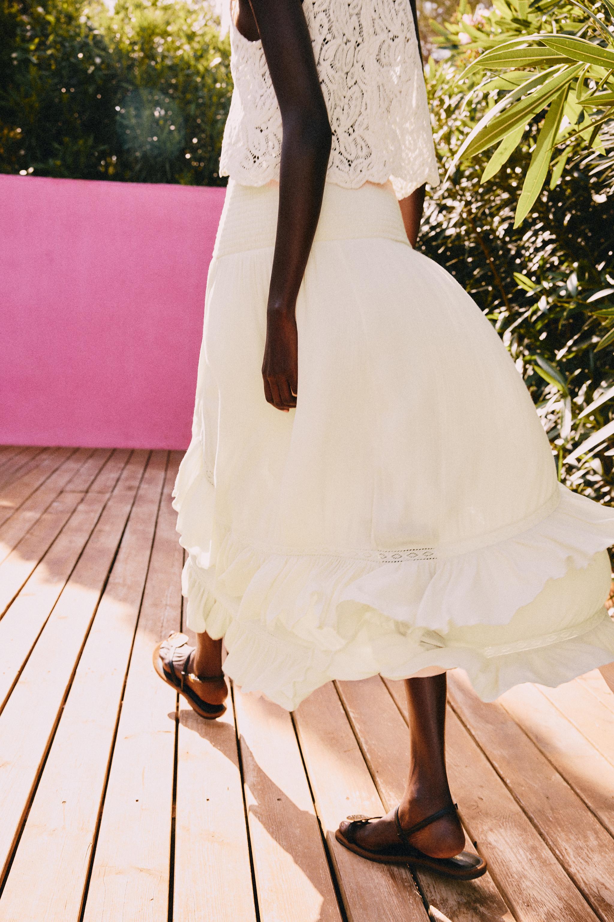 RUFFLED MIDI SKIRT