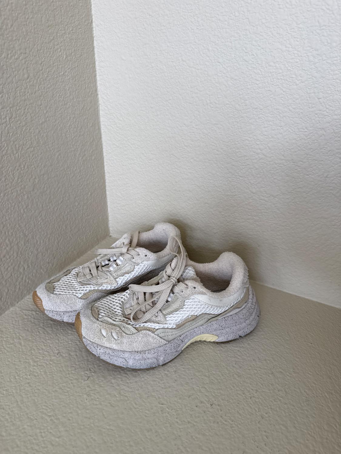 RECYCLED MATERIAL MADE SNEAKERS - Image 4