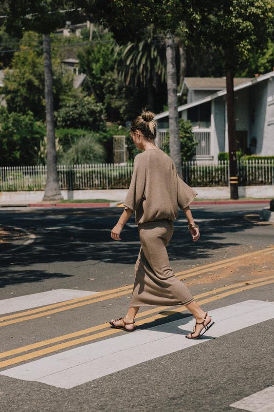 STRAIGHT CUT KNIT SKIRT