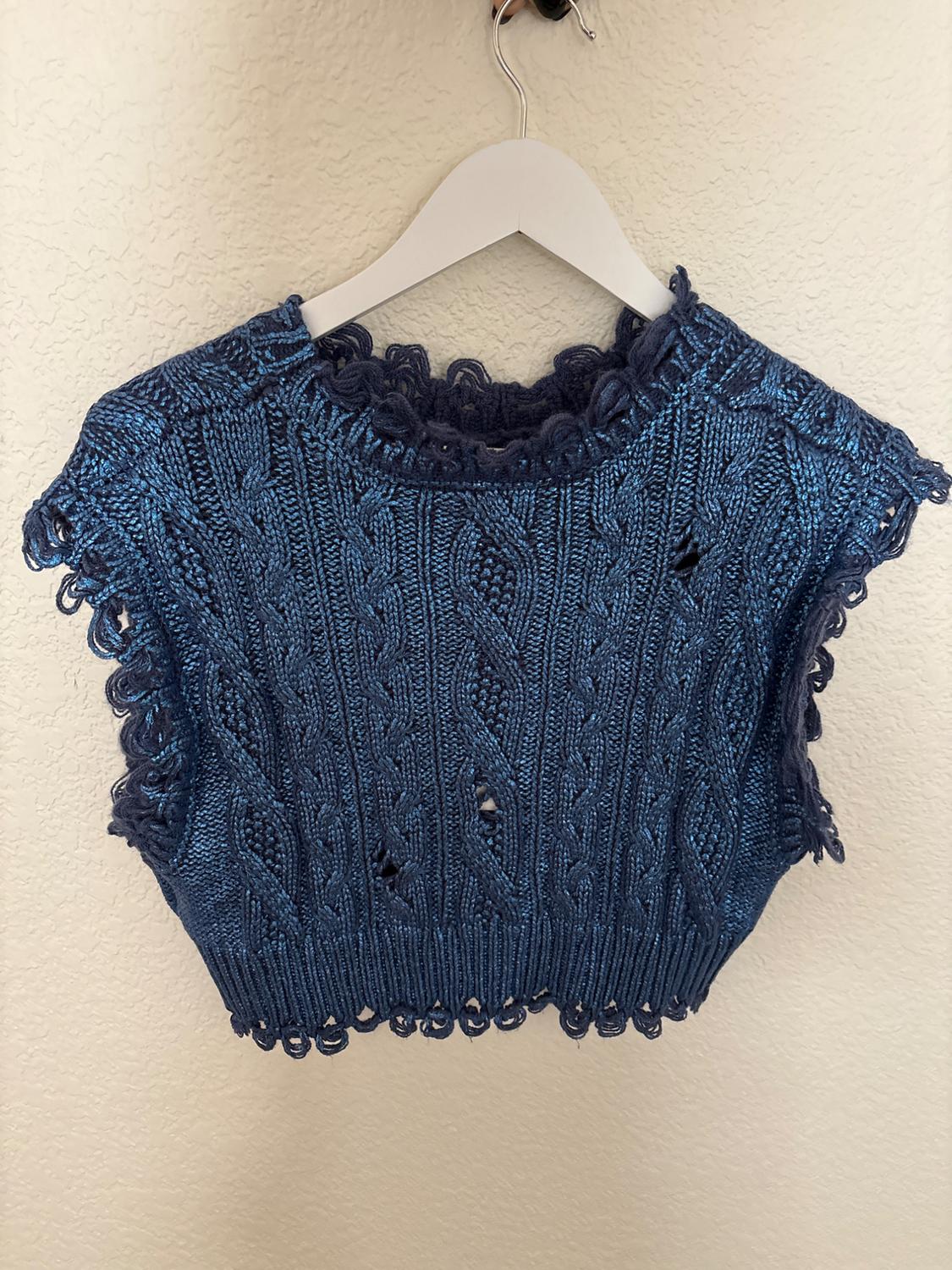 CABLE KNIT METALLIC VEST - Image 2