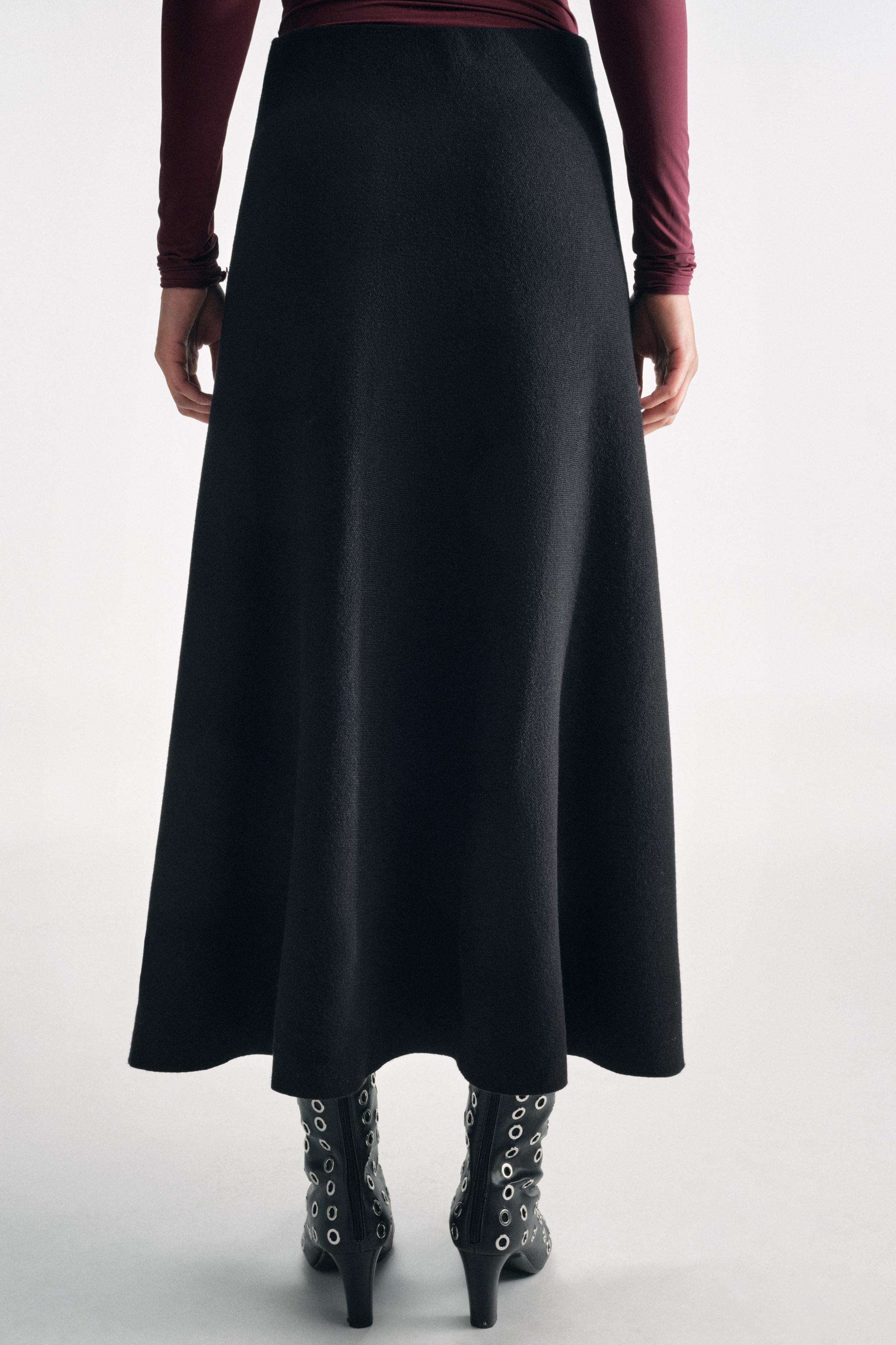 KNIT FLARED MIDI SKIRT