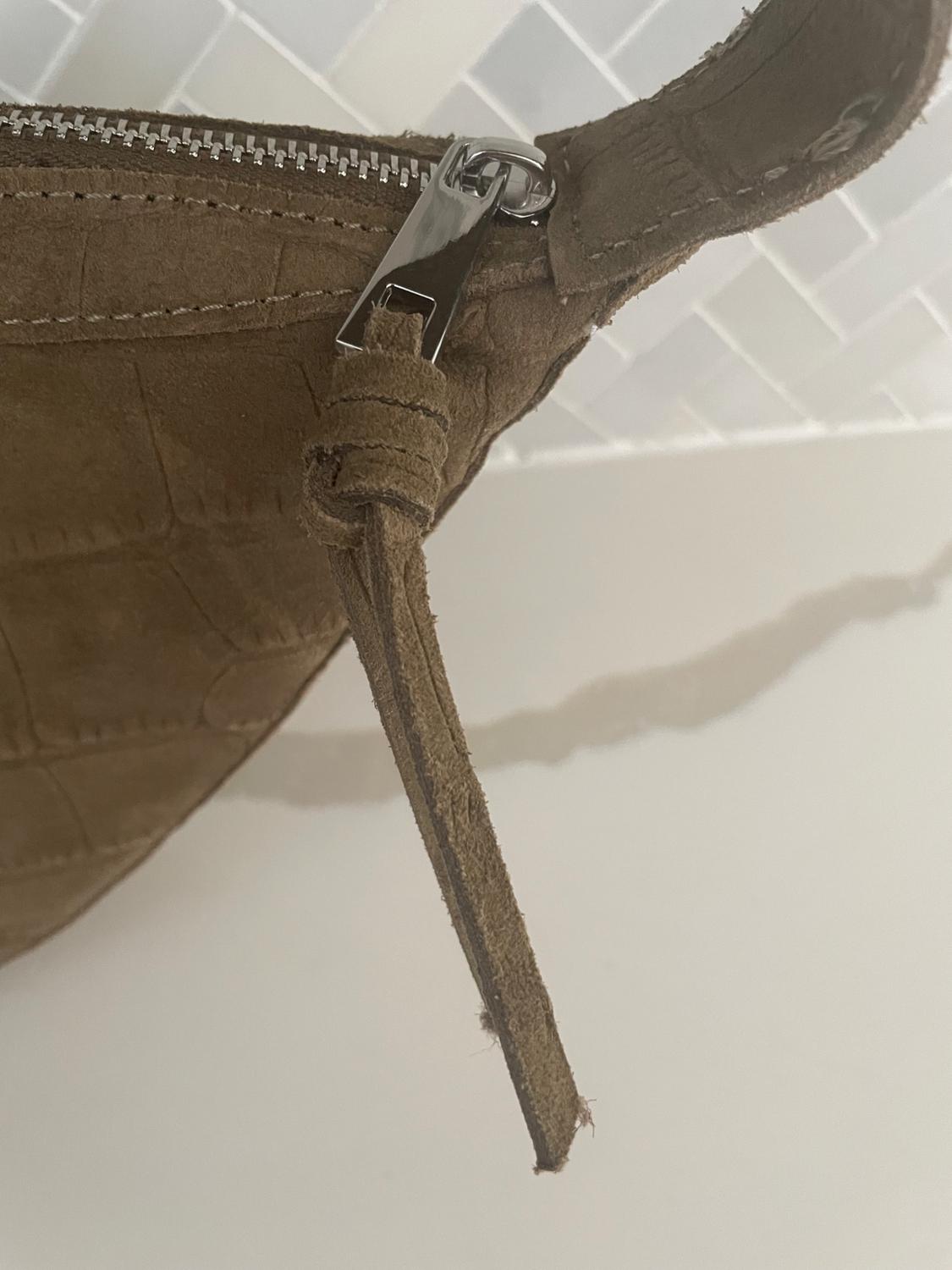 MOCK CROCK SUEDE CROSSBODY BAG - Image 10