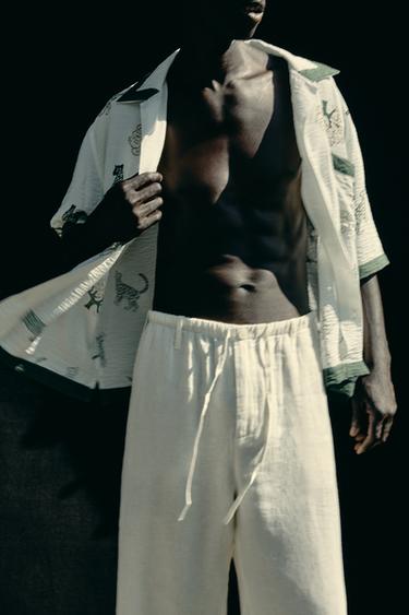 РУБАШКА С АНИМАЛИСТИЧЕСКИМ ПРИНТОМ — Цвет небеленого полотна/Зеленый от Zara