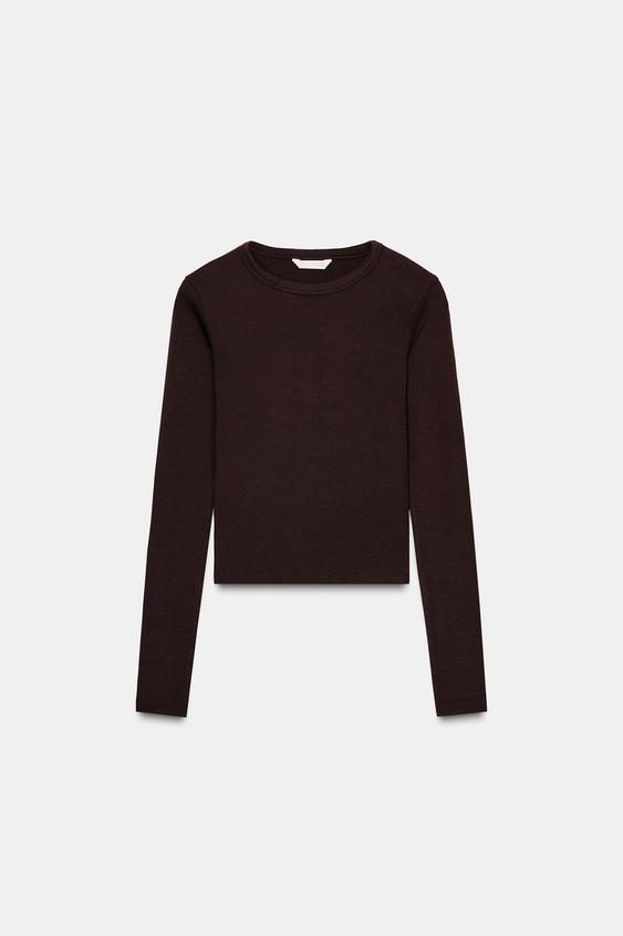 Top crop top a maniche lunghe in maglia a coste aderente