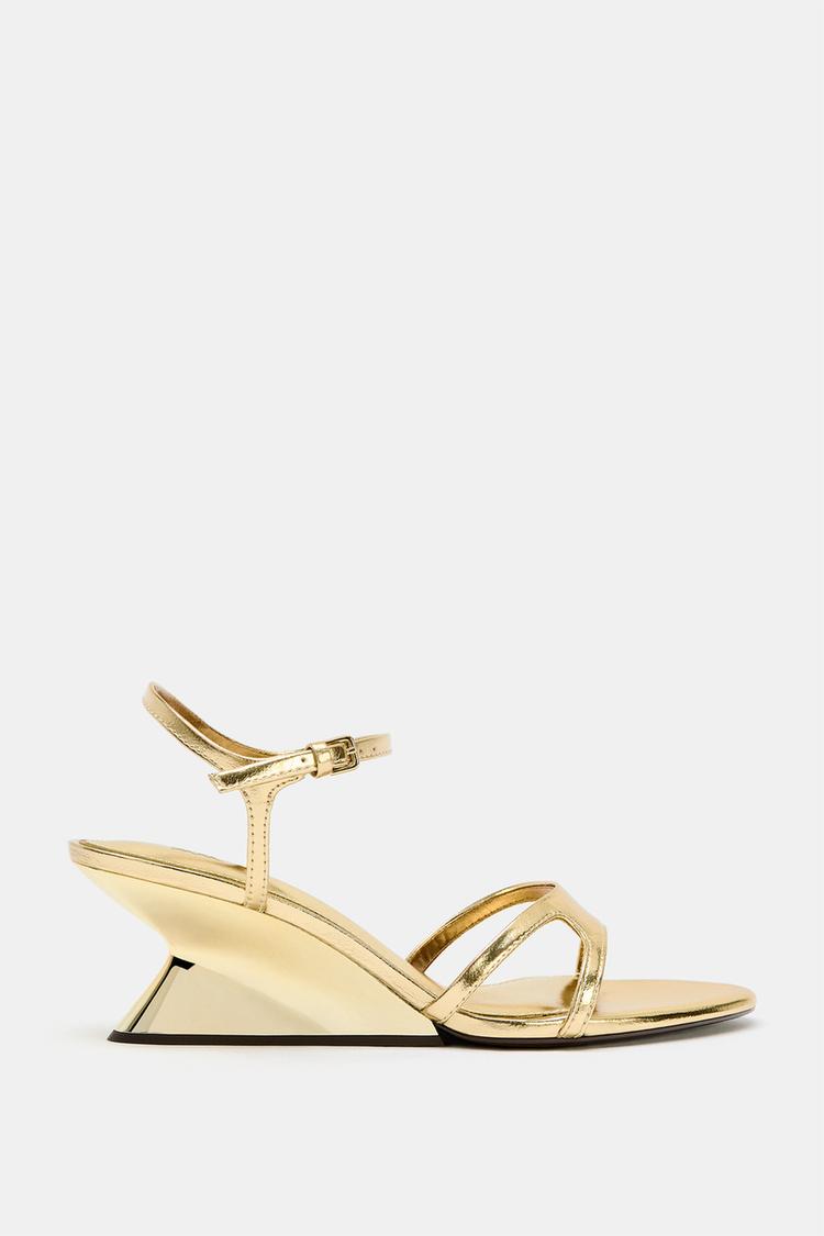 SANDALIAS DE TACÓN METÁLICAS 2