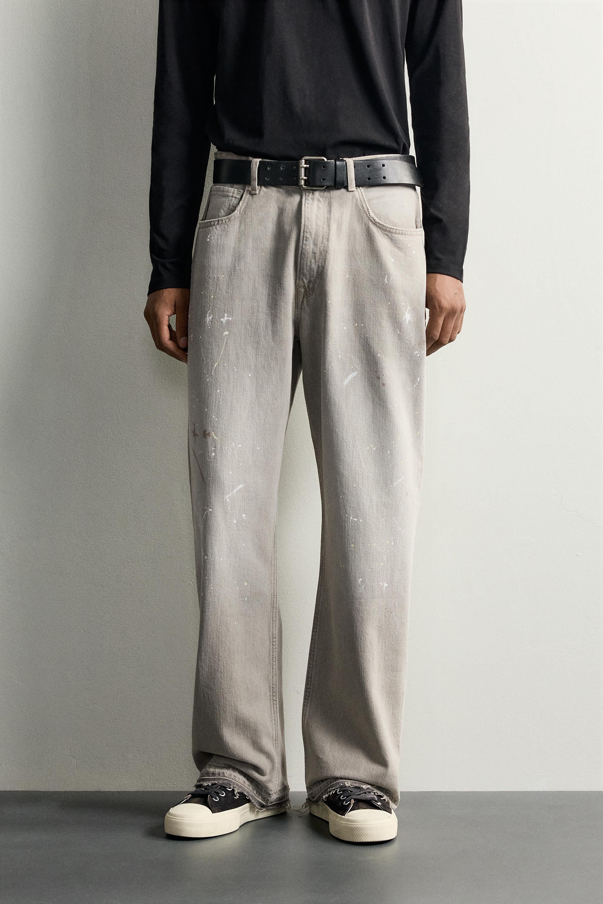 LOOSE-FIT JEANS