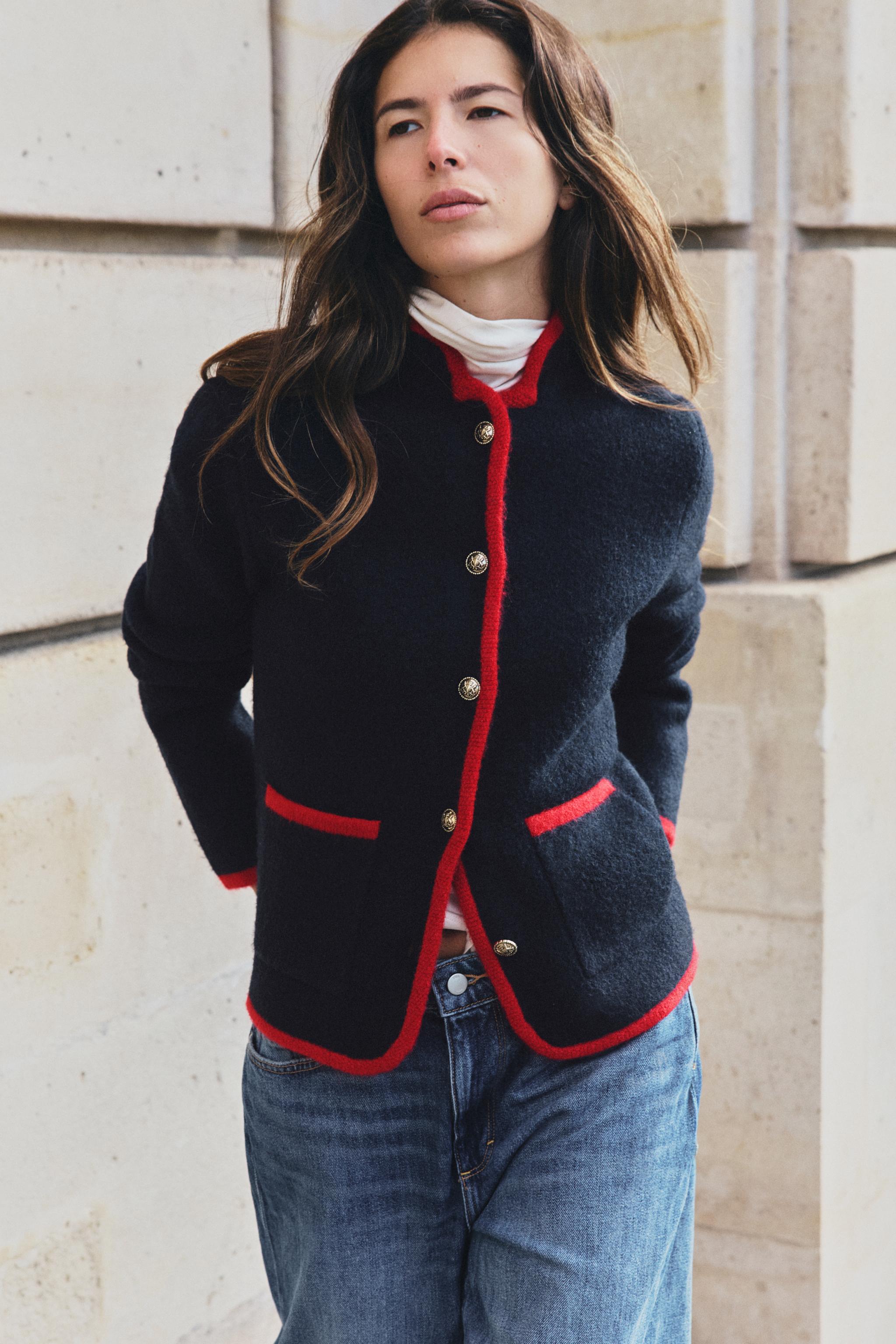 VESTE EN MAILLE LISERÉS CONTRASTE