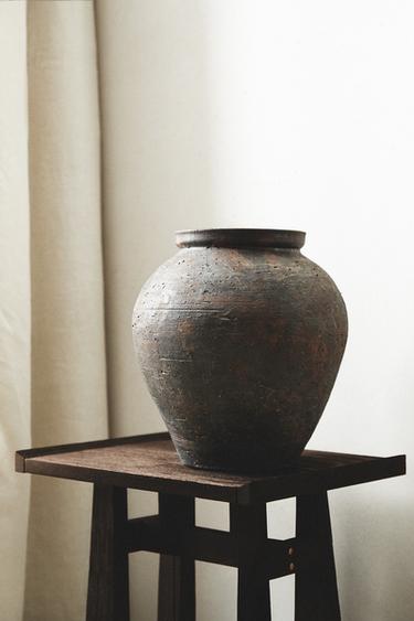 TEXTURED CERAMIC VASE - Dark brown by Zara
